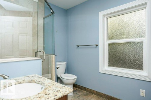 9119 117 Street, Edmonton, AB - Indoor Photo Showing Bathroom