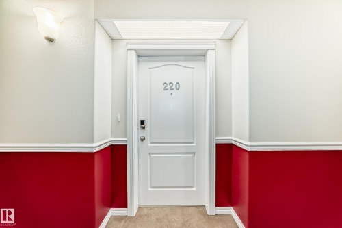220 612 111 Street, Edmonton, AB - Indoor Photo Showing Other Room