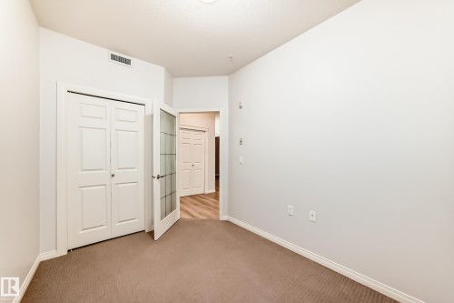 220 612 111 Street, Edmonton, AB - Indoor Photo Showing Other Room