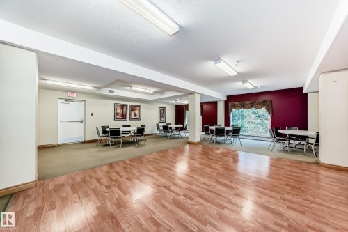 220 612 111 Street, Edmonton, AB - Indoor Photo Showing Other Room