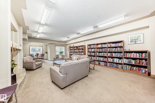 220 612 111 Street, Edmonton, AB - Indoor