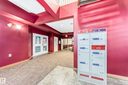 220 612 111 Street, Edmonton, AB - Indoor Photo Showing Other Room