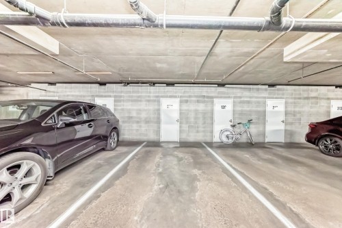 220 612 111 Street, Edmonton, AB - Indoor Photo Showing Garage
