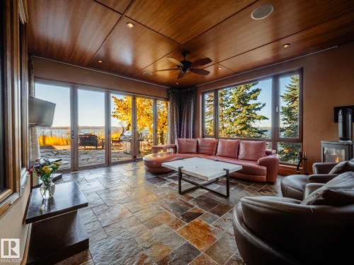 3 Eagle Drive, Rural Bonnyville M.D., AB - Indoor Photo Showing Living Room