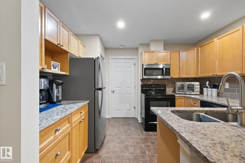 35C 79 Bellerose Drive, St. Albert, AB - Indoor Photo Showing Kitchen With Double Sink