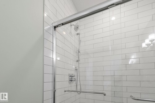 1093 Secord Promenade, Edmonton, AB - Indoor Photo Showing Bathroom