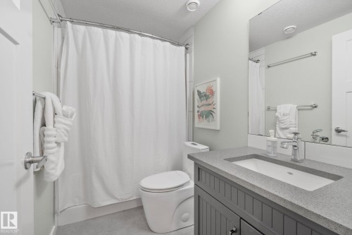 1093 Secord Promenade, Edmonton, AB - Indoor Photo Showing Bathroom