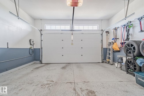 1093 Secord Promenade, Edmonton, AB - Indoor Photo Showing Garage