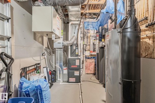 1093 Secord Promenade, Edmonton, AB - Indoor Photo Showing Basement
