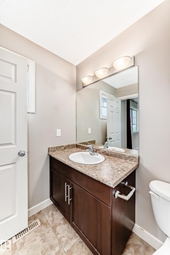 3834 Allan Drive, Edmonton, AB - Indoor Photo Showing Bathroom
