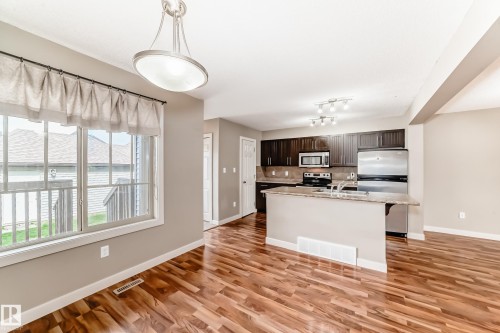 3834 Allan Drive, Edmonton, AB - Indoor Photo Showing Kitchen