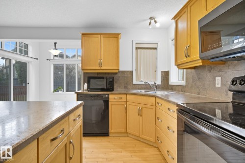 548 Adams Way, Edmonton, AB - Indoor Photo Showing Kitchen With Double Sink