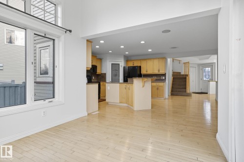 548 Adams Way, Edmonton, AB - Indoor Photo Showing Kitchen