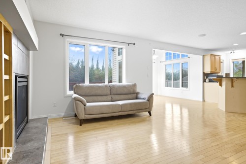 548 Adams Way, Edmonton, AB - Indoor Photo Showing Living Room