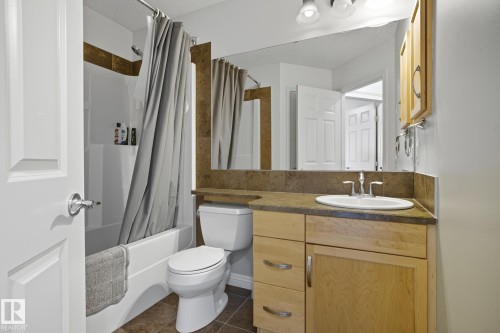 548 Adams Way, Edmonton, AB - Indoor Photo Showing Bathroom