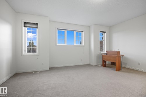 548 Adams Way, Edmonton, AB - Indoor