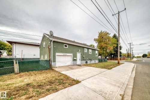11951 77 Street Nw, Edmonton, AB - Outdoor