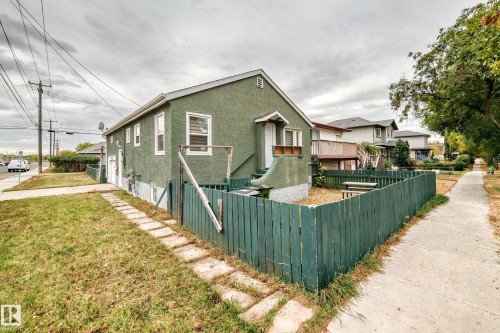 11951 77 Street Nw, Edmonton, AB - Outdoor