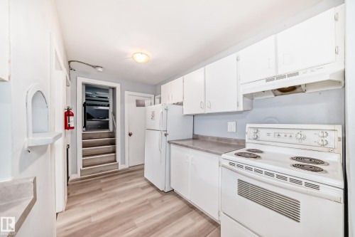 11951 77 Street Nw, Edmonton, AB - Indoor Photo Showing Kitchen
