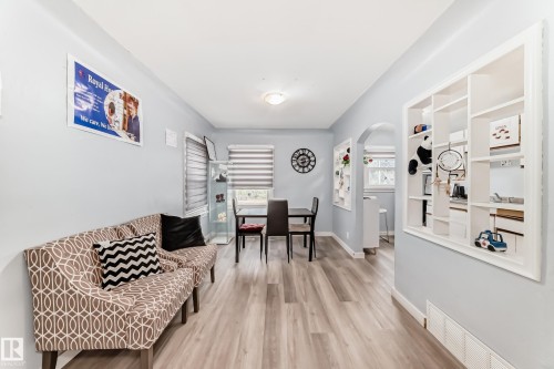 11951 77 Street Nw, Edmonton, AB - Indoor