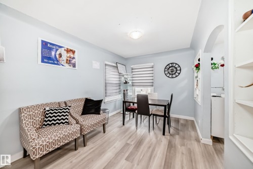 11951 77 Street Nw, Edmonton, AB - Indoor