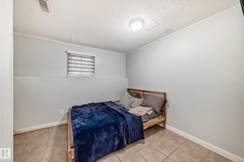 11951 77 Street Nw, Edmonton, AB - Indoor Photo Showing Bedroom