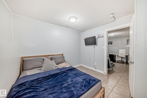 11951 77 Street Nw, Edmonton, AB - Indoor Photo Showing Bedroom