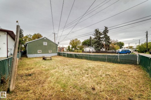 11951 77 Street Nw, Edmonton, AB - Outdoor