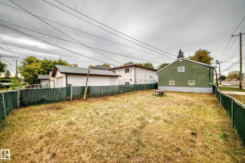 11951 77 Street Nw, Edmonton, AB - Outdoor