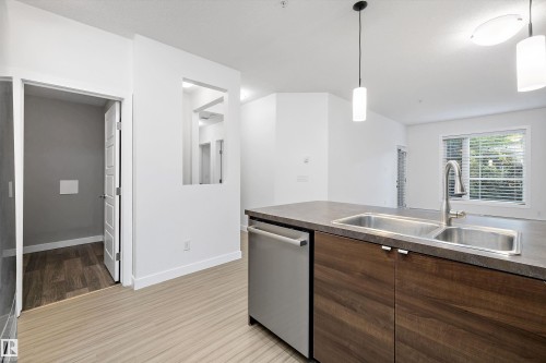 108 2590 Anderson Way, Edmonton, AB - Indoor Photo Showing Kitchen