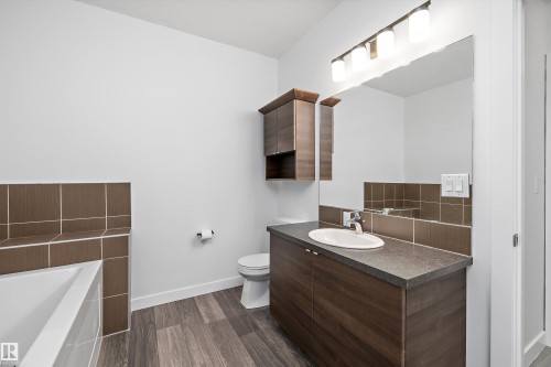 108 2590 Anderson Way, Edmonton, AB - Indoor Photo Showing Bathroom