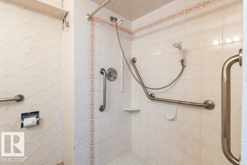 15003 88 Street, Edmonton, AB - Indoor Photo Showing Bathroom