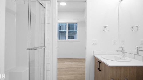 103 9215 228 Street, Edmonton, AB - Indoor Photo Showing Bathroom