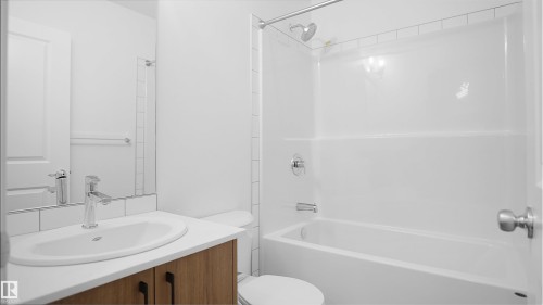 103 9215 228 Street, Edmonton, AB - Indoor Photo Showing Bathroom