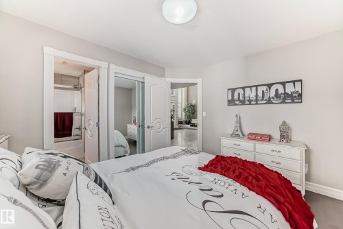 Edmonton, AB - Indoor Photo Showing Bedroom