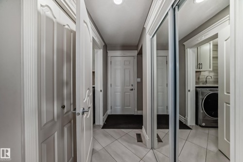 Edmonton, AB - Indoor Photo Showing Other Room