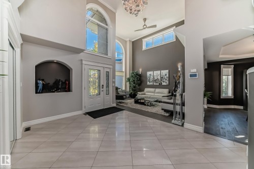 Edmonton, AB - Indoor Photo Showing Other Room