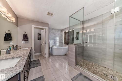 Edmonton, AB - Indoor Photo Showing Bathroom