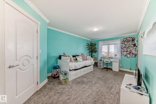 Edmonton, AB - Indoor