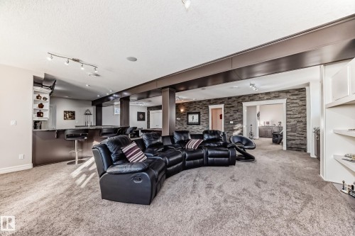 Edmonton, AB - Indoor