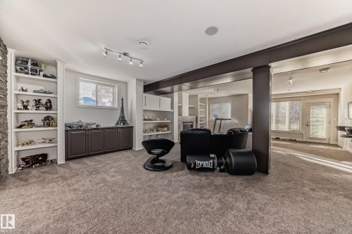 Edmonton, AB - Indoor