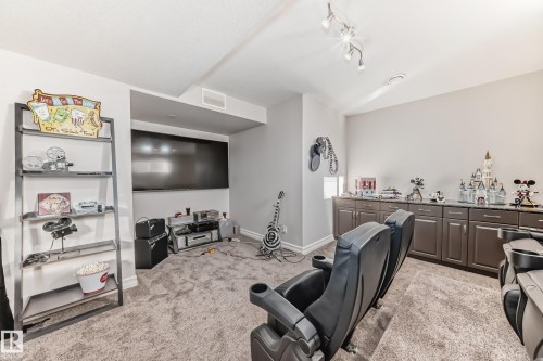 Edmonton, AB - Indoor