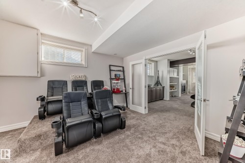 Edmonton, AB - Indoor