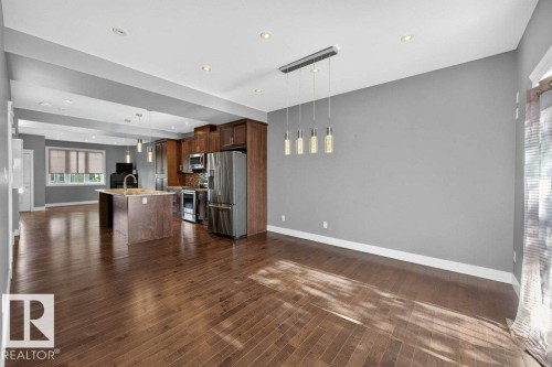 7909 105 Avenue Nw, Edmonton, AB - Indoor Photo Showing Kitchen