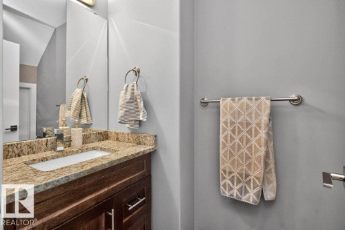 7909 105 Avenue Nw, Edmonton, AB - Indoor Photo Showing Bathroom