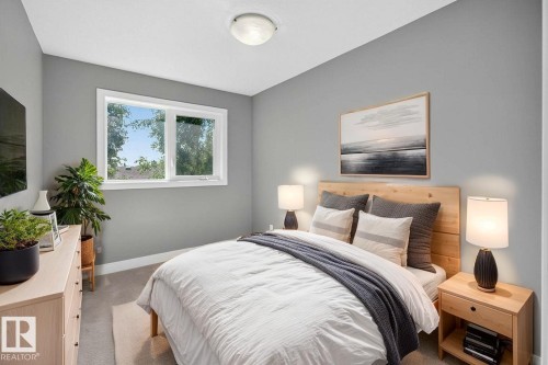 7909 105 Avenue Nw, Edmonton, AB - Indoor Photo Showing Bedroom
