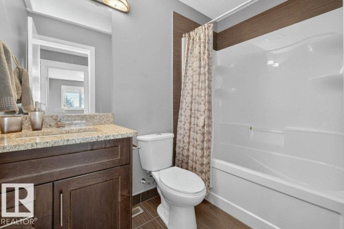 7909 105 Avenue Nw, Edmonton, AB - Indoor Photo Showing Bathroom