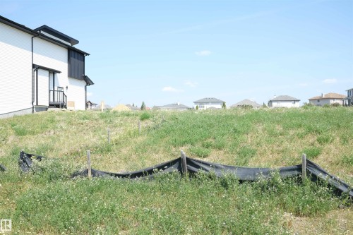 View of yard - 9227 156 Avenue, Edmonton, AB 