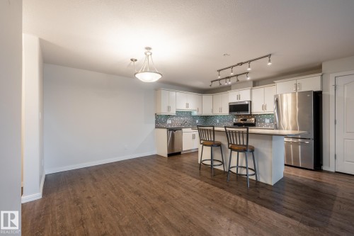 136 278 Suder Greens Drive, Edmonton, AB - Indoor Photo Showing Kitchen With Upgraded Kitchen