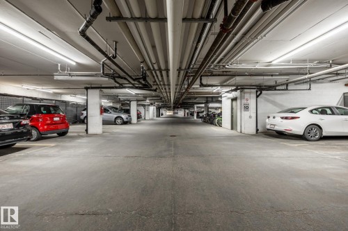 136 278 Suder Greens Drive, Edmonton, AB - Indoor Photo Showing Garage